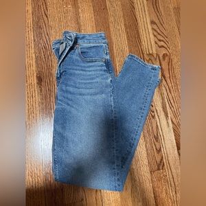 American eagle high rise mom jeans size 00